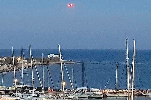 Drones στη Σαντορίνη «τσίμπησαν λαβράκια» φοροδιαφυγής από εννέα τουριστικά σκάφη