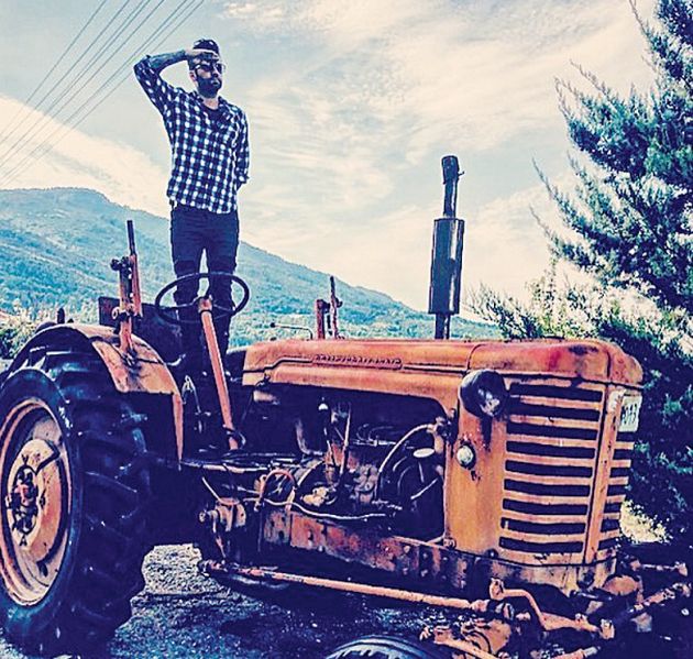 ΣΕ ΤΡΑΚΤΕΡ ο Mr Onirama