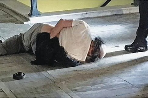 Μεθυσμένος μπούκαρε στη Βουλή με το Ι.Χ.