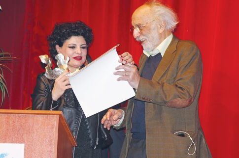 Σόλο ο Λυκουρέζος στο «Broadway»