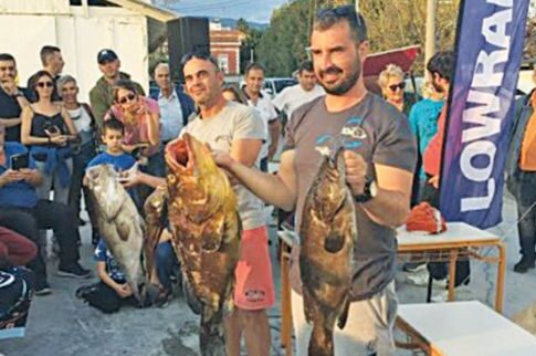 «Παρέλαση» ψαροντουφεκάδων στην Καλαμάτα