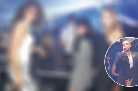 Η Κόνι Μεταξά πήγε στα μπουζούκια μόνο με ένα σακάκι
