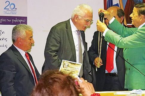 Τιμητική βράβευση για τον ερευνητή Γιώργο Τσούκαλη