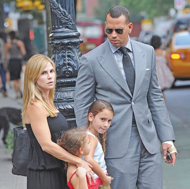 Σκούρτη και Ροντρίγκεζ μαζί με τα δύο παιδιά τους