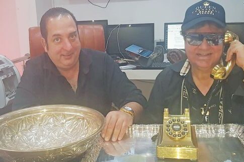 Γιοτ, σαμπάνιες και βίλα με πισίνα για τον Ριχάρδο