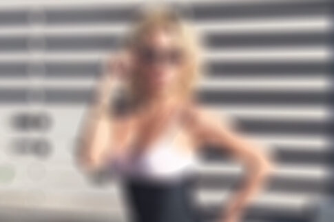 Παναγιώταρου με look αλά Μονρόε