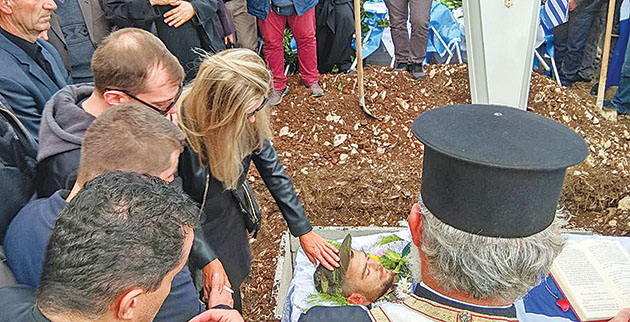 Τελευταίος χαιρετισμός από την αδελφή του Κατσίφα, Ερμιόνη