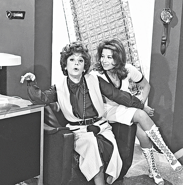 Από την ταινία «Ζητείται επειγόντως γαμπρός» με τη Ρένα Βλαχοπούλου