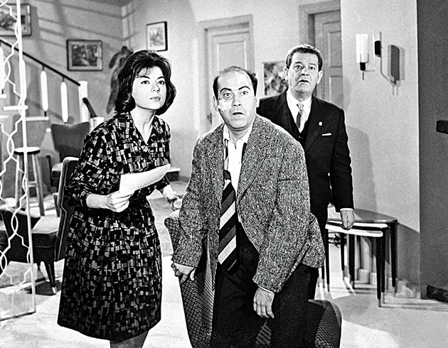 Από την ταινία «Ζητείται ψεύτης» με τον Θανάση Βέγγο και τον Παντελή Ζερβό