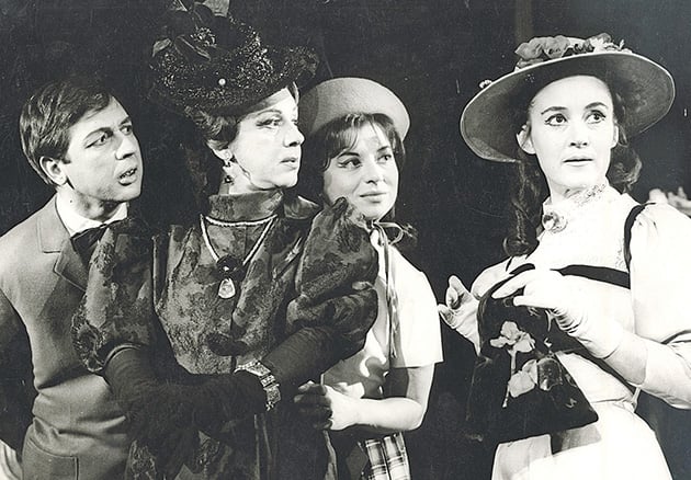 Από το έργο «Ποτέ δεν μπορείς να ξέρεις» (1968) με τη Μαίρη Αρώνη