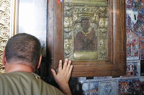 «Η Παναγία μού έδειξε το παιδί που θα αποκτούσα»