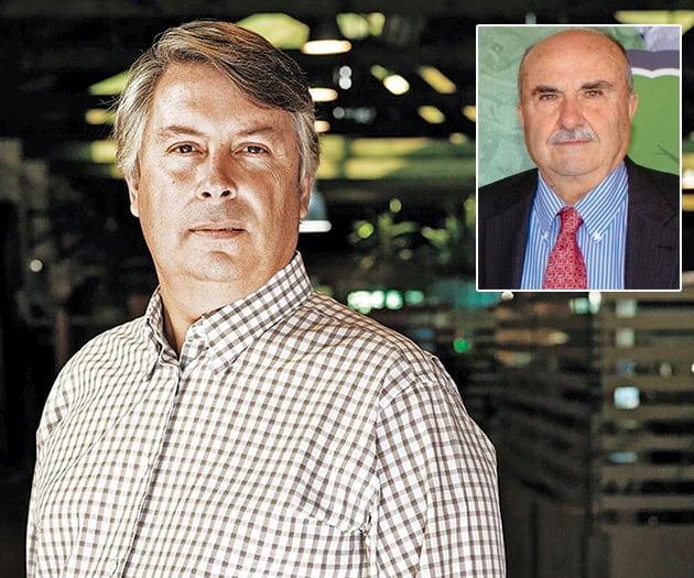 Ο MR JUMBO • Απόστολος Βακάκης. Δεξιά: Ο πρώην αντιπρόεδρος της Jumbo Ευάγγελος Παπαευαγγέλου