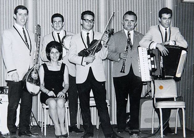 Με συγκρότημα στην Αμερική