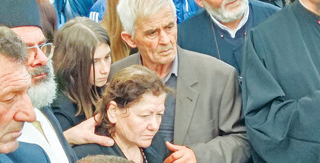 Συντετριμμένοι οι γονείς και η κόρη του Κατσίφα