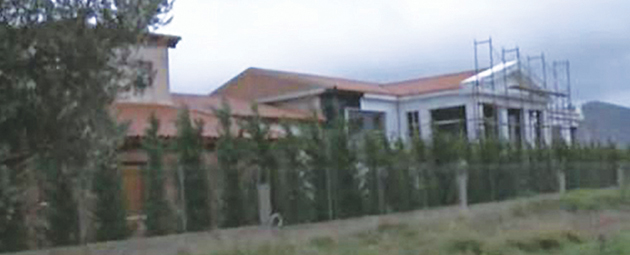 Η βίλα του στη Σαρωνίδα