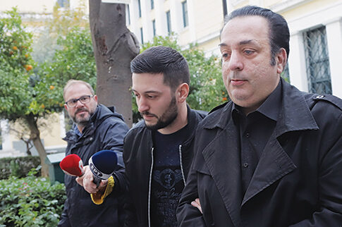 Κατέρρευσε στην Ευελπίδων η 25χρονη σύντροφος του τηλεστάρ ενεχυροδανειστή