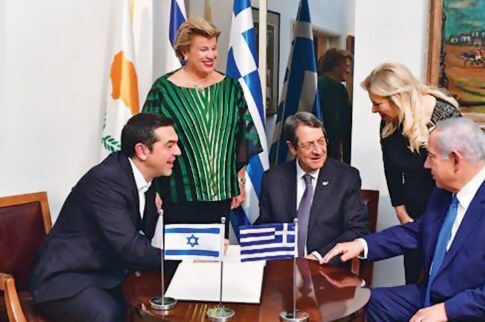 Οταν η Σάρα υποδέχθηκε  την Μπέτυ με τα... ωραία της