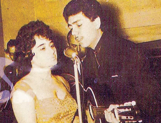 Τραγουδώντας με τον Μανώλη Αγγελόπουλο