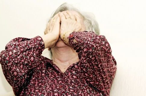 Νύφη «θηλυκός Ρόκι» έστειλε στο νοσοκομείο την πεθερά της