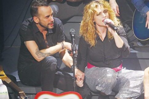 Guest στον Μουζουράκη με θεατή τη Σολωμού