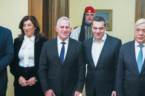 «Σπορτίβ» τελετή στο Προεδρικό Μέγαρο!