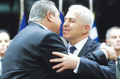 Απαράδεκτο ατόπημα Μητσοτάκη με Αποστολάκη
