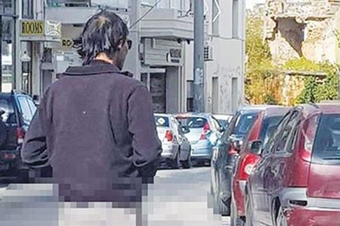 Ξεβράκωτος αναστατώνει τους δρόμους των Χανίων