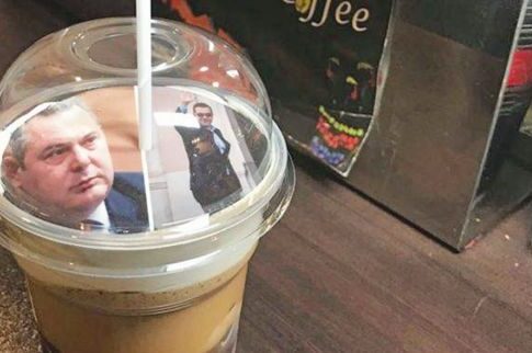 Ο πικρός καφές του «χωρισμού»