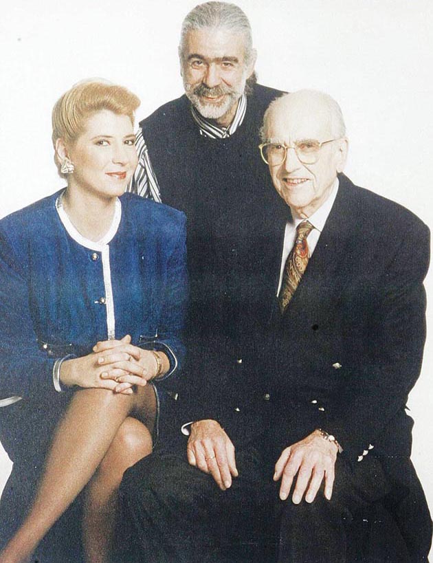 Ο Καμπελόπουλος με τον Ανδρέα Παπανδρέου και τη Δήμητρα Λιάνη