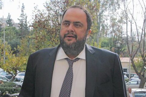 «Πόλεμος» ΣΥΡΙΖΑ - Ν.Δ. για τη χορηγία Μαρινάκη σε «γαλάζια» τοπική στον Πειραιά