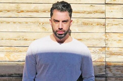 Ιάκωβος Γκόγκουα: Ο sexy γιατρός που έχει... ταλέντο