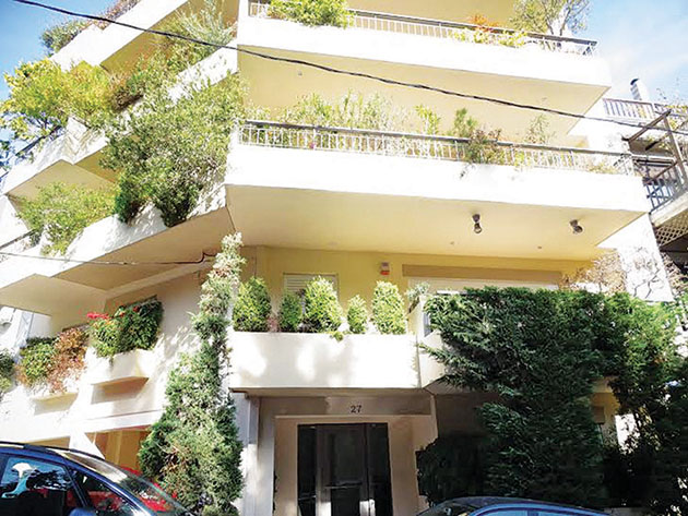 Η πολυκατοικία όπου το τότε ζευγάρι δέχτηκε τους πυροβολισμούς (Φωτό: NEWSIT)