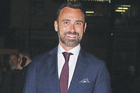 Εκπληξη με Καπουτζίδη