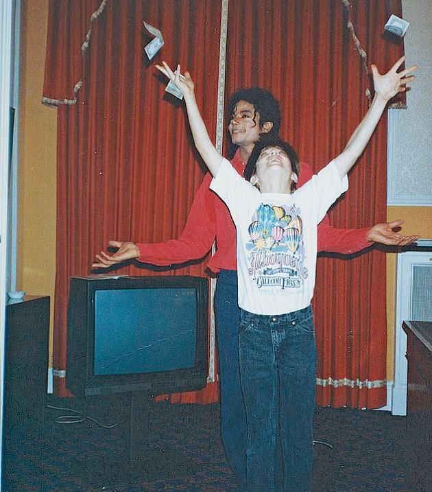 Ο ΤΡΑΓΟΥΔΙΣΤΗΣ με τον Τζέιμς Σέιφτσακ