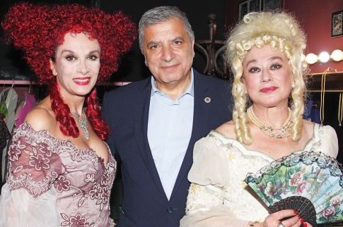 Παρέα με δύο «Ψευτοσπουδαίες»