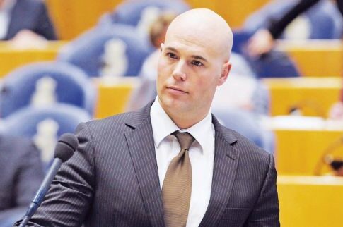 Ακροδεξιός βουλευτής ασπάστηκε το... Ισλάμ