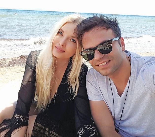 ΤΟ ζευγάρι με τον γιο του σε ευτυχισμένες στιγμές