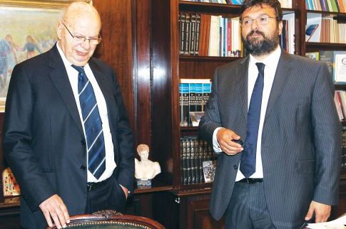 Πόλεμος ανακοινώσεων