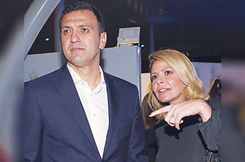 Πρόβα νυφικού στο Κολωνάκι για την Τζένη Μπαλατσινού