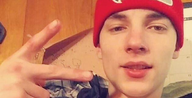 15735936-7221705-he_insists_he_isn_t_a_hero_and_was_doing_what_any_other_loving_u-m-21_1562507418994