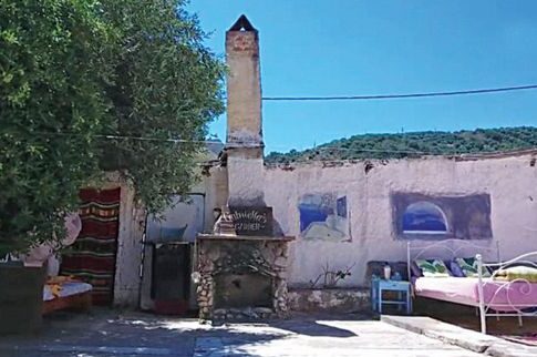 Νοικιάζει μέσω Airbnb δωμάτιο με «ταβάνι» τα αστέρια