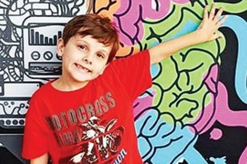 f1_15872932-7232883-seven_year_old_rafael_mayer_of_brazil_masters_nine_different_lan-a-1_1562794826721