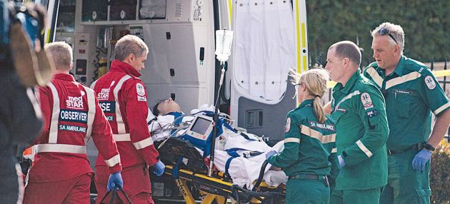 Στο ασθενοφόρο ο 16χρονος ομογενής Αλεξ Γκάτις