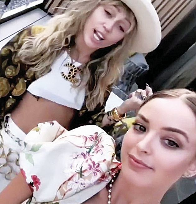 Μάιλι Σάιρους και Κέιτλιν Κάρτερ