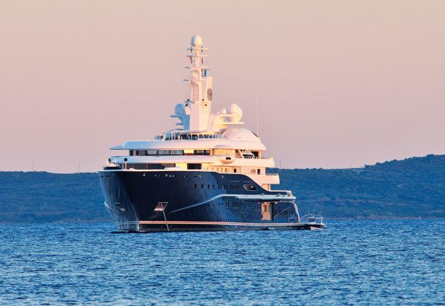 Το πλωτό παλάτι του εμίρη του Κατάρ