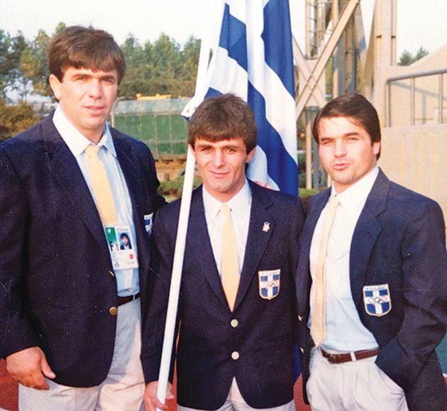 Με τους συναθλητές του ολυμπιονίκες Μπάμπη Χολίδη και Στέλιο Μηγιάκη