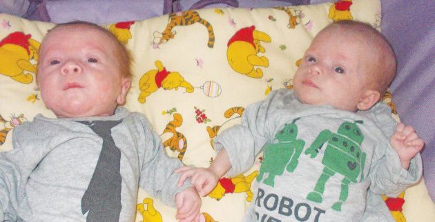 Τα δίδυμα αδελφάκια του