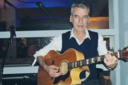 «Εφυγε» στα 63 του ο δημοφιλής τραγουδιστής και ηθοποιός Γιάννης Γούτης