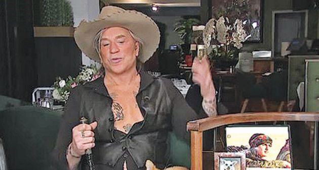 Ο ηθοποιός στην τηλεοπτική συνέντευξη