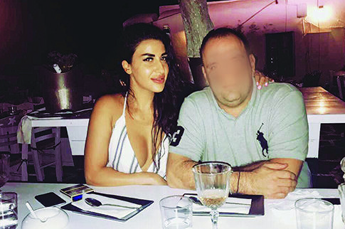 Παντρεύεται τον άντρα που τη σοδόμισε με... μπουκάλι